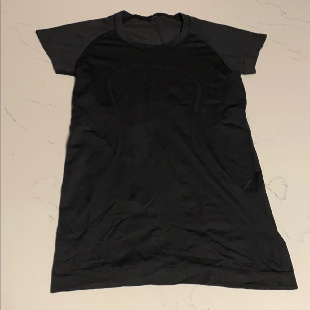 Lululemon Swiftly Tech Short Sleeve Size 4